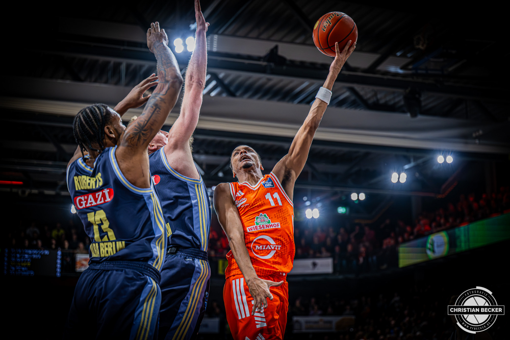 1. Basketball Bundesliga, easyCredit BBL, Saison 2025/2026, Herren, Hauptrunde, 16. Spieltag, 17.01.2026, RASTA Vechta - ALBA Berlin
Alonzo Verge (#11 - RASTA Vechta) beim Korbleger
Schlüsselwörter: 1. Bundesliga;16. Spieltag;17.01.2026;ALBA;BBL;Basketball;Berlin;Hauptrunde;Liga;RASTA;RASTA Dome;Saison 2025/2026;Vechta;easycredit