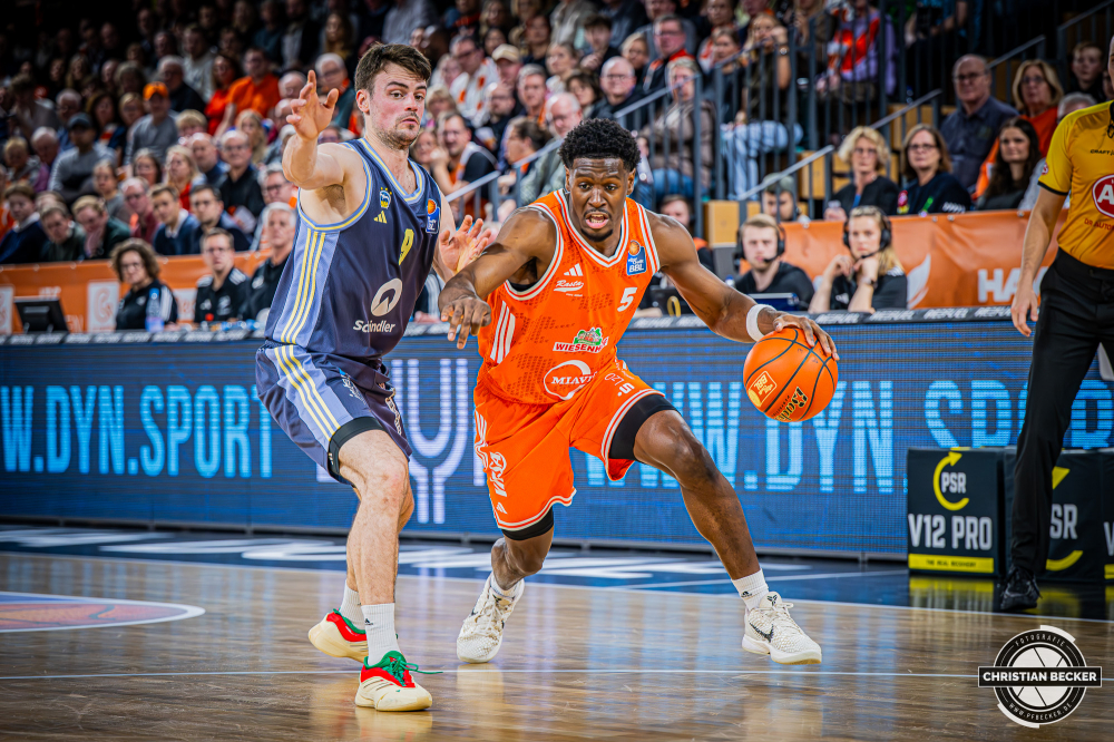 1. Basketball Bundesliga, easyCredit BBL, Saison 2025/2026, Herren, Hauptrunde, 16. Spieltag, 17.01.2026, RASTA Vechta - ALBA Berlin
TJ Bamba (#5 - RASTA Vechta) in Aktion
Schlüsselwörter: 1. Bundesliga;16. Spieltag;17.01.2026;ALBA;BBL;Basketball;Berlin;Hauptrunde;Liga;RASTA;RASTA Dome;Saison 2025/2026;Vechta;easycredit