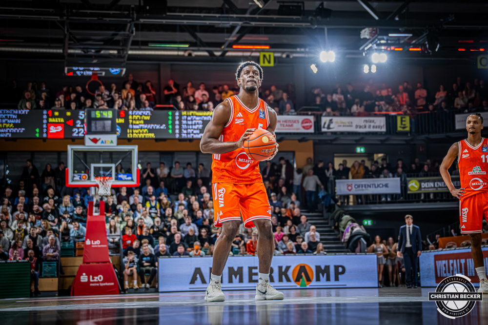 1. Basketball Bundesliga, easyCredit BBL, Saison 2025/2026, Herren, Hauptrunde, 16. Spieltag, 17.01.2026, RASTA Vechta - ALBA Berlin
TJ Bamba (#5 - RASTA Vechta) w&auml;hrend der Partie
Schlüsselwörter: 1. Bundesliga;16. Spieltag;17.01.2026;ALBA;BBL;Basketball;Berlin;Hauptrunde;Liga;RASTA;RASTA Dome;Saison 2025/2026;Vechta;easycredit