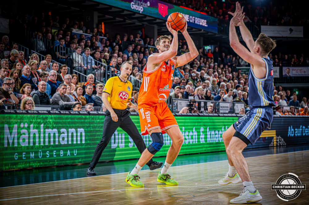 1. Basketball Bundesliga, easyCredit BBL, Saison 2025/2026, Herren, Hauptrunde, 16. Spieltag, 17.01.2026, RASTA Vechta - ALBA Berlin
Tibor Plei&szlig; (#22 - RASTA Vechta) beim Jumpshot
Schlüsselwörter: 1. Bundesliga;16. Spieltag;17.01.2026;ALBA;BBL;Basketball;Berlin;Hauptrunde;Liga;RASTA;RASTA Dome;Saison 2025/2026;Vechta;easycredit