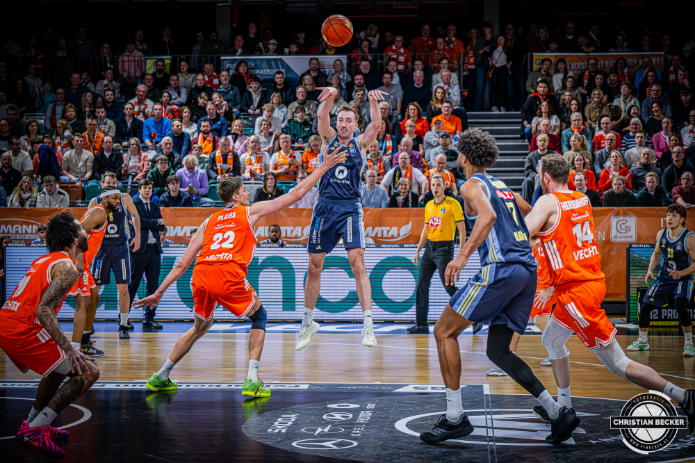 1. Basketball Bundesliga, easyCredit BBL, Saison 2025/2026, Herren, Hauptrunde, 16. Spieltag, 17.01.2026, RASTA Vechta - ALBA Berlin
Moses Wood (#11 - ALBA BERLIN) in Aktion
Schlüsselwörter: 1. Bundesliga;16. Spieltag;17.01.2026;ALBA;BBL;Basketball;Berlin;Hauptrunde;Liga;RASTA;RASTA Dome;Saison 2025/2026;Vechta;easycredit