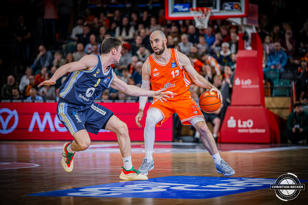 1. Basketball Bundesliga, easyCredit BBL, Saison 2025/2026, Herren, Hauptrunde, 16. Spieltag, 17.01.2026, RASTA Vechta - ALBA Berlin
Tommy Kuhse (#12 - RASTA Vechta) in Aktion
Schlüsselwörter: 1. Bundesliga;16. Spieltag;17.01.2026;ALBA;BBL;Basketball;Berlin;Hauptrunde;Liga;RASTA;RASTA Dome;Saison 2025/2026;Vechta;easycredit