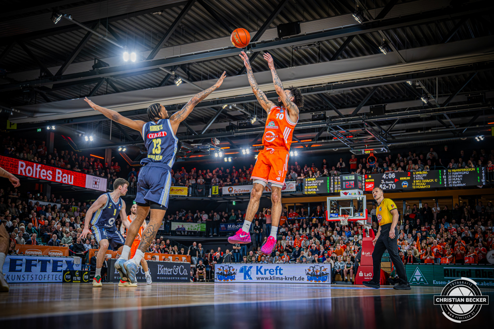 1. Basketball Bundesliga, easyCredit BBL, Saison 2025/2026, Herren, Hauptrunde, 16. Spieltag, 17.01.2026, RASTA Vechta - ALBA Berlin
Tevin Brown (#10 - RASTA Vechta) beim Jumpshot
Schlüsselwörter: 1. Bundesliga;16. Spieltag;17.01.2026;ALBA;BBL;Basketball;Berlin;Hauptrunde;Liga;RASTA;RASTA Dome;Saison 2025/2026;Vechta;easycredit
