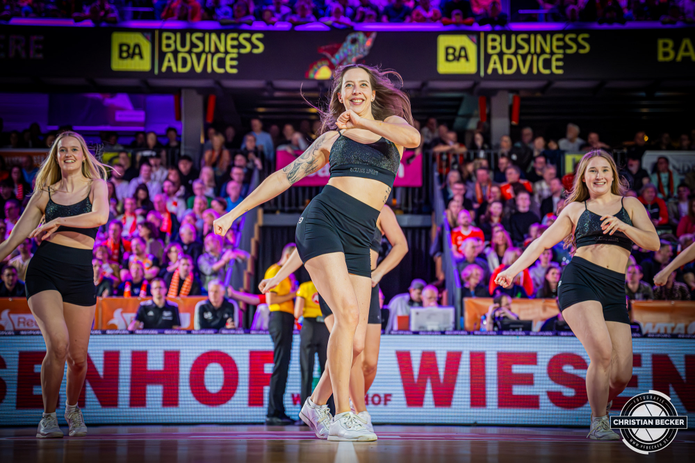 1. Basketball Bundesliga, easyCredit BBL, Saison 2025/2026, Herren, Hauptrunde, 16. Spieltag, 17.01.2026, RASTA Vechta - ALBA Berlin
Marleys (Cheerleader - RASTA Vechta) w&auml;hrend der Partie
Schlüsselwörter: 1. Bundesliga;16. Spieltag;17.01.2026;ALBA;BBL;Basketball;Berlin;Hauptrunde;Liga;RASTA;RASTA Dome;Saison 2025/2026;Vechta;easycredit