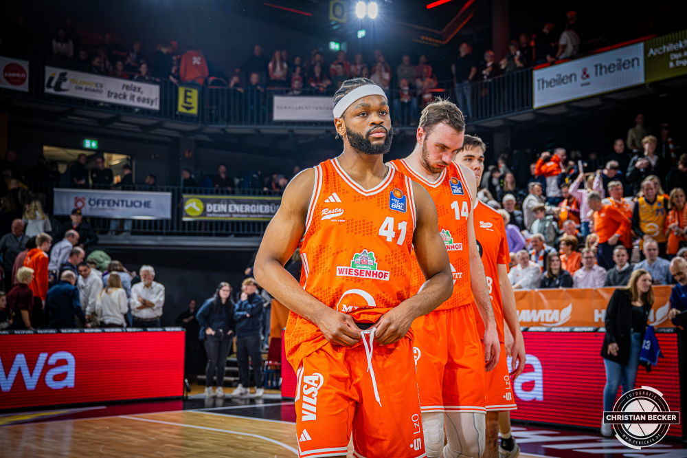 1. Basketball Bundesliga, easyCredit BBL, Saison 2025/2026, Herren, Hauptrunde, 16. Spieltag, 17.01.2026, RASTA Vechta - ALBA Berlin
Lloyd Pandi (#41 - RASTA Vechta) nach der Partie
Schlüsselwörter: 1. Bundesliga;16. Spieltag;17.01.2026;ALBA;BBL;Basketball;Berlin;Hauptrunde;Liga;RASTA;RASTA Dome;Saison 2025/2026;Vechta;easycredit