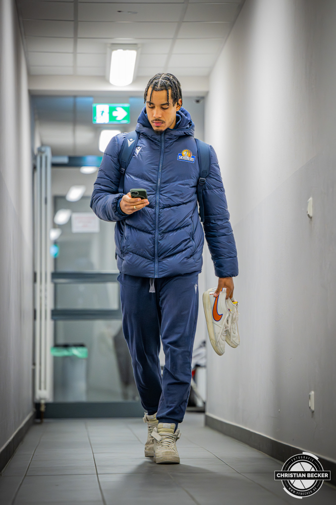 1. Basketball Bundesliga, easyCredit BBL, Saison 2025/2026, Herren, Hauptrunde, 18. Spieltag, 31.01.2026, RASTA Vechta - Frankfurt Skyliners
Garai Zeeb (#3 - Frankfurt Skyliners) vor der Partie
Schlüsselwörter: 1. Bundesliga;18. Spieltag;31.01.2026;BBL;Basketball;Frankfurt;Hauptrunde;Liga;RASTA;RASTA Dome;Saison 2025/2026;Skyliners;Vechta;easycredit