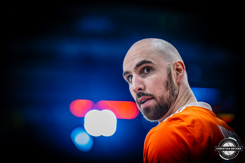 1. Basketball Bundesliga, easyCredit BBL, Saison 2025/2026, Herren, Hauptrunde, 18. Spieltag, 31.01.2026, RASTA Vechta - Frankfurt Skyliners
Tommy Kuhse (#12 - RASTA Vechta) vor der Partie
Schlüsselwörter: 1. Bundesliga;18. Spieltag;31.01.2026;BBL;Basketball;Frankfurt;Hauptrunde;Liga;RASTA;RASTA Dome;Saison 2025/2026;Skyliners;Vechta;easycredit