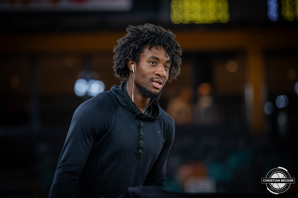 1. Basketball Bundesliga, easyCredit BBL, Saison 2025/2026, Herren, Hauptrunde, 18. Spieltag, 31.01.2026, RASTA Vechta - Frankfurt Skyliners
Isaiah Swope (#1 - Frankfurt Skyliners) vor der Partie
Schlüsselwörter: 1. Bundesliga;18. Spieltag;31.01.2026;BBL;Basketball;Frankfurt;Hauptrunde;Liga;RASTA;RASTA Dome;Saison 2025/2026;Skyliners;Vechta;easycredit