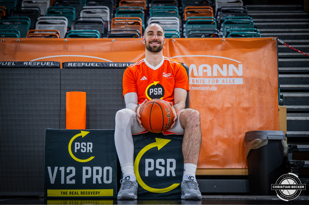 1. Basketball Bundesliga, easyCredit BBL, Saison 2025/2026, Herren, Hauptrunde, 18. Spieltag, 31.01.2026, RASTA Vechta - Frankfurt Skyliners
Tommy Kuhse (#12 - RASTA Vechta) vor der Partie
Schlüsselwörter: 1. Bundesliga;18. Spieltag;31.01.2026;BBL;Basketball;Frankfurt;Hauptrunde;Liga;RASTA;RASTA Dome;Saison 2025/2026;Skyliners;Vechta;easycredit