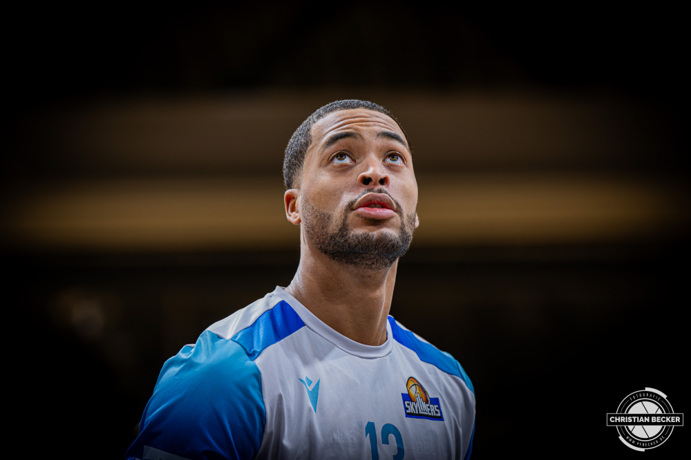 1. Basketball Bundesliga, easyCredit BBL, Saison 2025/2026, Herren, Hauptrunde, 18. Spieltag, 31.01.2026, RASTA Vechta - Frankfurt Skyliners
Jaedon LeDee (#13 - Frankfurt Skyliners) vor der Partie
Schlüsselwörter: 1. Bundesliga;18. Spieltag;31.01.2026;BBL;Basketball;Frankfurt;Hauptrunde;Liga;RASTA;RASTA Dome;Saison 2025/2026;Skyliners;Vechta;easycredit