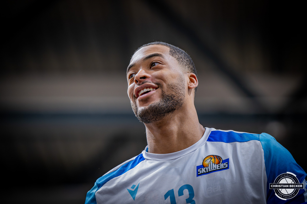 1. Basketball Bundesliga, easyCredit BBL, Saison 2025/2026, Herren, Hauptrunde, 18. Spieltag, 31.01.2026, RASTA Vechta - Frankfurt Skyliners
Jaedon LeDee (#13 - Frankfurt Skyliners) vor der Partie
Schlüsselwörter: 1. Bundesliga;18. Spieltag;31.01.2026;BBL;Basketball;Frankfurt;Hauptrunde;Liga;RASTA;RASTA Dome;Saison 2025/2026;Skyliners;Vechta;easycredit