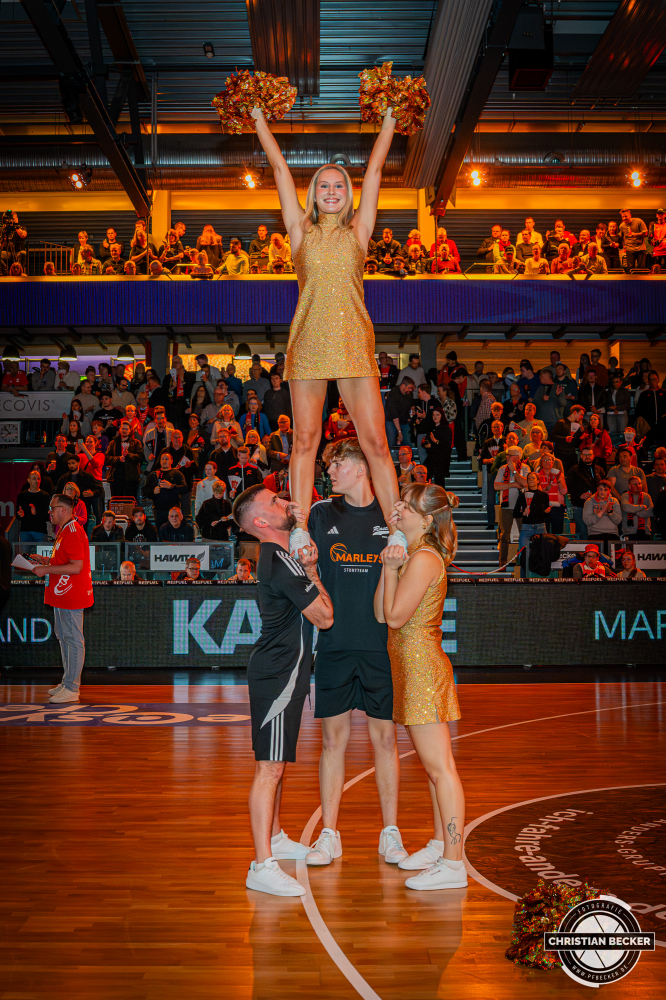 1. Basketball Bundesliga, easyCredit BBL, Saison 2025/2026, Herren, Hauptrunde, 18. Spieltag, 31.01.2026, RASTA Vechta - Frankfurt Skyliners
Marleys (Cheerleader - RASTA Vechta) vor der Partie
Schlüsselwörter: 1. Bundesliga;18. Spieltag;31.01.2026;BBL;Basketball;Frankfurt;Hauptrunde;Liga;RASTA;RASTA Dome;Saison 2025/2026;Skyliners;Vechta;easycredit