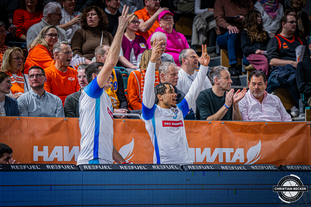 1. Basketball Bundesliga, easyCredit BBL, Saison 2025/2026, Herren, Hauptrunde, 18. Spieltag, 31.01.2026, RASTA Vechta - Frankfurt Skyliners
Das Team der Frankfurt Skyliners zeigt Emotionen w&auml;hrend der Partie
Schlüsselwörter: 1. Bundesliga;18. Spieltag;31.01.2026;BBL;Basketball;Frankfurt;Hauptrunde;Liga;RASTA;RASTA Dome;Saison 2025/2026;Skyliners;Vechta;easycredit