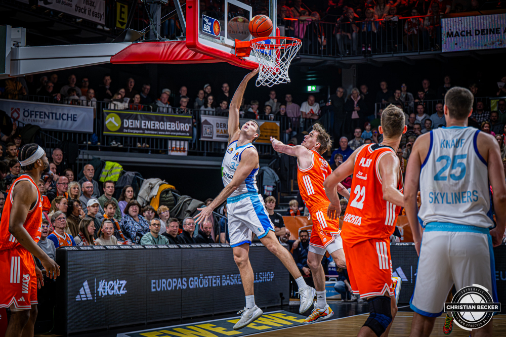 1. Basketball Bundesliga, easyCredit BBL, Saison 2025/2026, Herren, Hauptrunde, 18. Spieltag, 31.01.2026, RASTA Vechta - Frankfurt Skyliners
Ryan Hawkins (#33 - Frankfurt Skyliners) beim Korbleger
Schlüsselwörter: 1. Bundesliga;18. Spieltag;31.01.2026;BBL;Basketball;Frankfurt;Hauptrunde;Liga;RASTA;RASTA Dome;Saison 2025/2026;Skyliners;Vechta;easycredit
