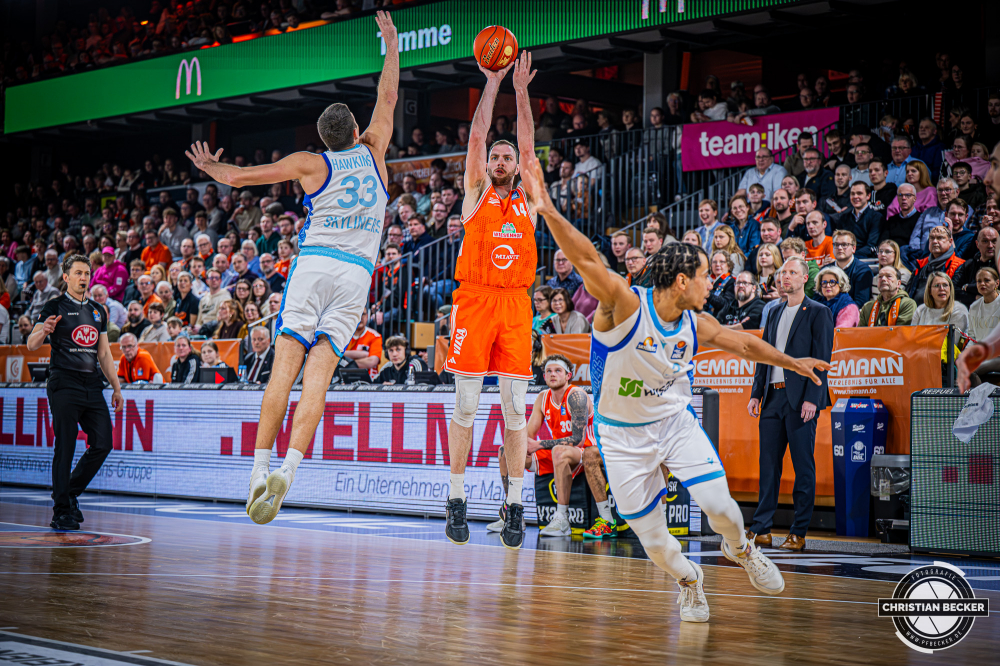 1. Basketball Bundesliga, easyCredit BBL, Saison 2025/2026, Herren, Hauptrunde, 18. Spieltag, 31.01.2026, RASTA Vechta - Frankfurt Skyliners
Philipp Herkenhoff (#14 - RASTA Vechta) beim Jumpshot
Schlüsselwörter: 1. Bundesliga;18. Spieltag;31.01.2026;BBL;Basketball;Frankfurt;Hauptrunde;Liga;RASTA;RASTA Dome;Saison 2025/2026;Skyliners;Vechta;easycredit