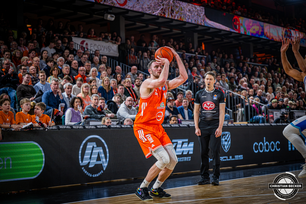 1. Basketball Bundesliga, easyCredit BBL, Saison 2025/2026, Herren, Hauptrunde, 18. Spieltag, 31.01.2026, RASTA Vechta - Frankfurt Skyliners
Philipp Herkenhoff (#14 - RASTA Vechta) beim Jumpshot
Schlüsselwörter: 1. Bundesliga;18. Spieltag;31.01.2026;BBL;Basketball;Frankfurt;Hauptrunde;Liga;RASTA;RASTA Dome;Saison 2025/2026;Skyliners;Vechta;easycredit