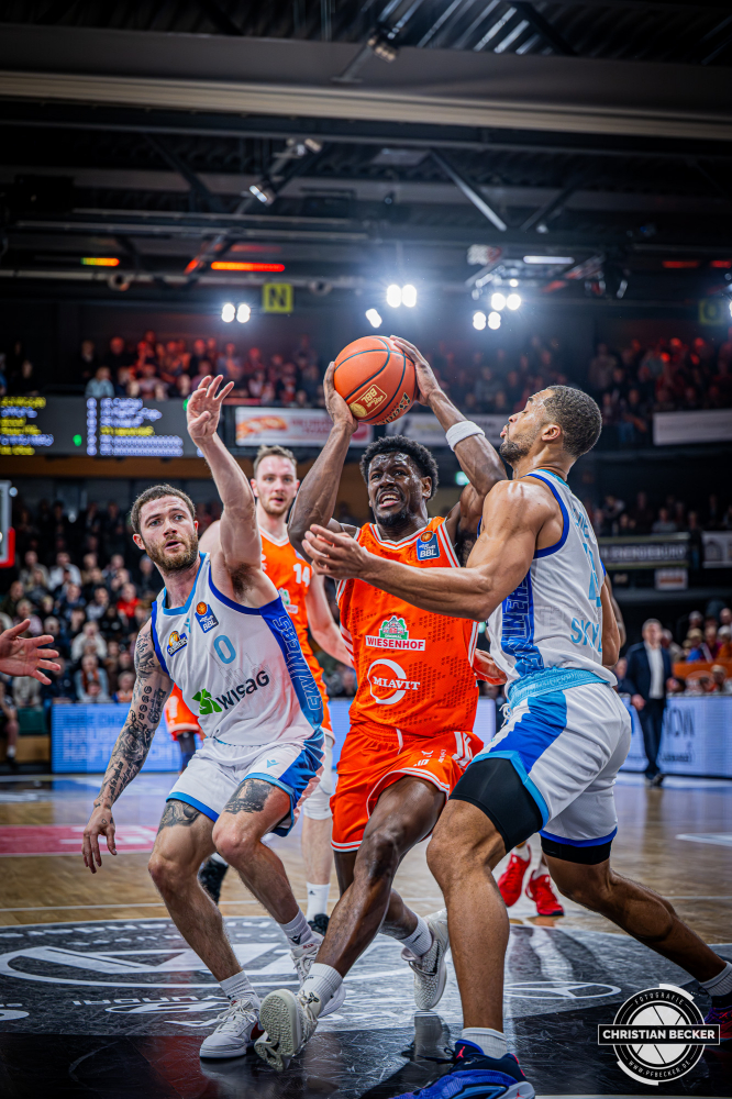 1. Basketball Bundesliga, easyCredit BBL, Saison 2025/2026, Herren, Hauptrunde, 18. Spieltag, 31.01.2026, RASTA Vechta - Frankfurt Skyliners
TJ Bamba (#5 - RASTA Vechta) in Aktion
Schlüsselwörter: 1. Bundesliga;18. Spieltag;31.01.2026;BBL;Basketball;Frankfurt;Hauptrunde;Liga;RASTA;RASTA Dome;Saison 2025/2026;Skyliners;Vechta;easycredit