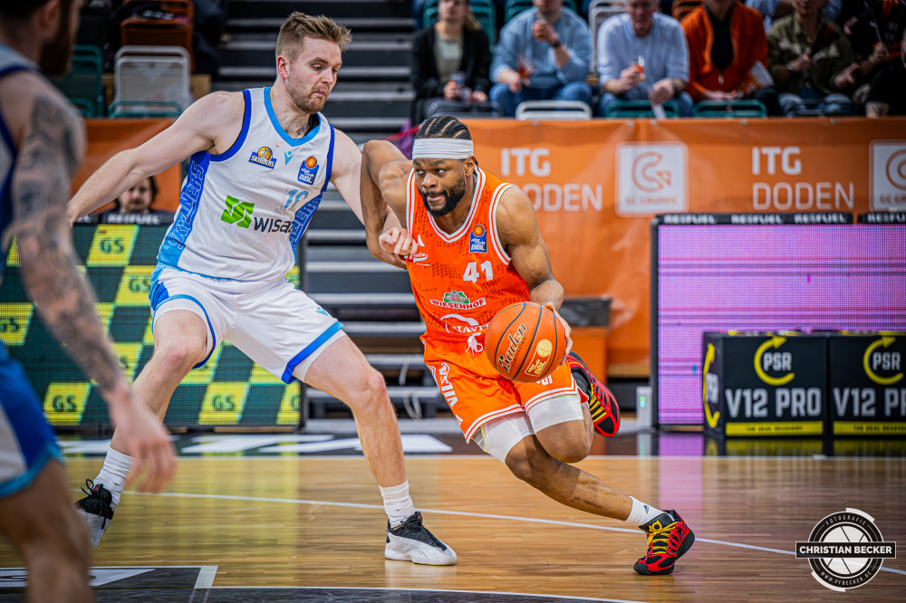 1. Basketball Bundesliga, easyCredit BBL, Saison 2025/2026, Herren, Hauptrunde, 18. Spieltag, 31.01.2026, RASTA Vechta - Frankfurt Skyliners
Lloyd Pandi (#41 - RASTA Vechta) in Aktion
Schlüsselwörter: 1. Bundesliga;18. Spieltag;31.01.2026;BBL;Basketball;Frankfurt;Hauptrunde;Liga;RASTA;RASTA Dome;Saison 2025/2026;Skyliners;Vechta;easycredit