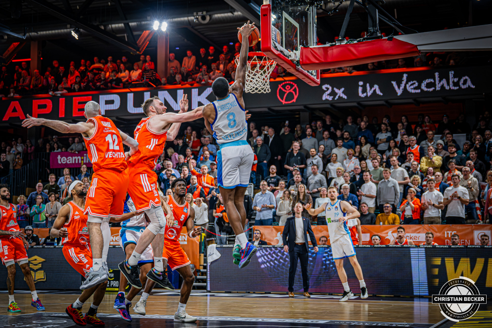 1. Basketball Bundesliga, easyCredit BBL, Saison 2025/2026, Herren, Hauptrunde, 18. Spieltag, 31.01.2026, RASTA Vechta - Frankfurt Skyliners
William Christmas (#8 - Frankfurt Skyliners) beim Dunk
Schlüsselwörter: 1. Bundesliga;18. Spieltag;31.01.2026;BBL;Basketball;Frankfurt;Hauptrunde;Liga;RASTA;RASTA Dome;Saison 2025/2026;Skyliners;Vechta;easycredit