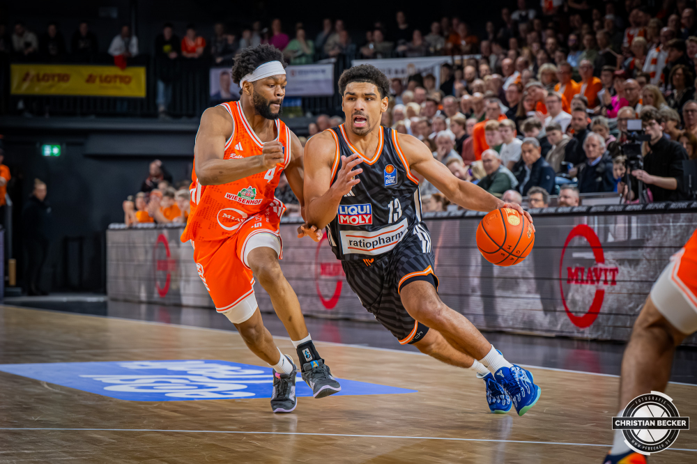 1. Basketball Bundesliga, easyCredit BBL, Saison 2025/2026, Herren, Hauptrunde, 20. Spieltag, 14.02.2026, RASTA Vechta - ratiopharm Ulm
Mark Smith (#13 - ratiopharm ulm) in Aktion
Schlüsselwörter: 1. Bundesliga;14.02.2026;20. Spieltag;BBL;Basketball;Hauptrunde;Liga;RASTA;RASTA Dome;Saison 2025/2026;Ulm;Vechta;easycredit;ratiopharm