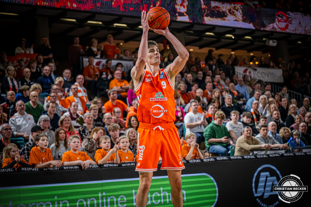 1. Basketball Bundesliga, easyCredit BBL, Saison 2025/2026, Herren, Hauptrunde, 20. Spieltag, 14.02.2026, RASTA Vechta - ratiopharm Ulm
Joschka Ferner (#9 - RASTA Vechta) beim Jumpshot
Schlüsselwörter: 1. Bundesliga;14.02.2026;20. Spieltag;BBL;Basketball;Hauptrunde;Liga;RASTA;RASTA Dome;Saison 2025/2026;Ulm;Vechta;easycredit;ratiopharm