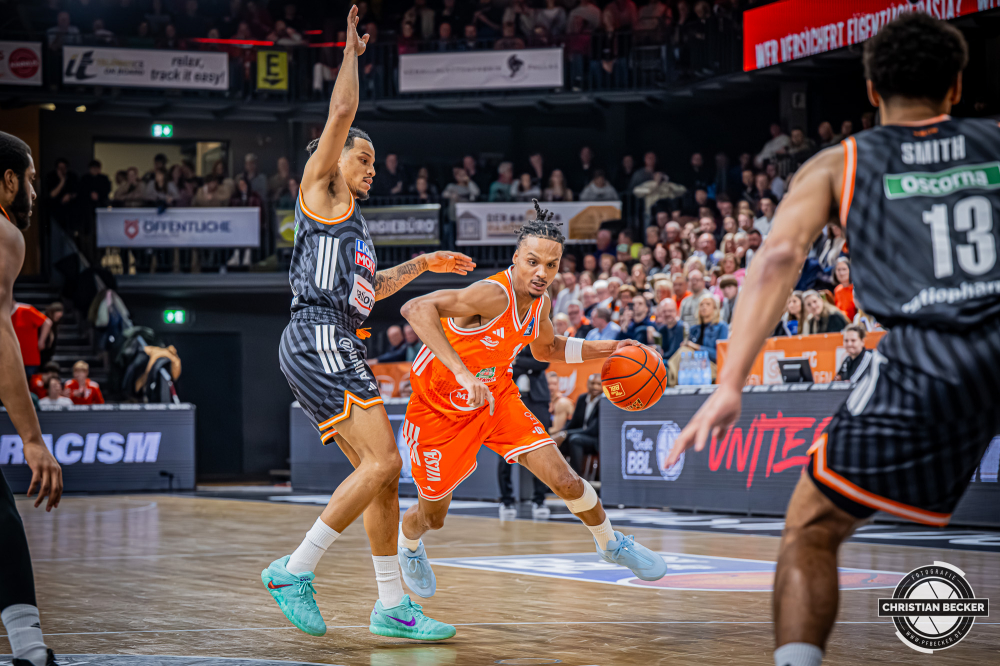 1. Basketball Bundesliga, easyCredit BBL, Saison 2025/2026, Herren, Hauptrunde, 20. Spieltag, 14.02.2026, RASTA Vechta - ratiopharm Ulm
Alonzo Verge (#11 - RASTA Vechta) in Aktion
Schlüsselwörter: 1. Bundesliga;14.02.2026;20. Spieltag;BBL;Basketball;Hauptrunde;Liga;RASTA;RASTA Dome;Saison 2025/2026;Ulm;Vechta;easycredit;ratiopharm
