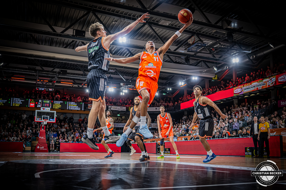 1. Basketball Bundesliga, easyCredit BBL, Saison 2025/2026, Herren, Hauptrunde, 20. Spieltag, 14.02.2026, RASTA Vechta - ratiopharm Ulm
Alonzo Verge (#11 - RASTA Vechta) beim Korbleger
Schlüsselwörter: 1. Bundesliga;14.02.2026;20. Spieltag;BBL;Basketball;Hauptrunde;Liga;RASTA;RASTA Dome;Saison 2025/2026;Ulm;Vechta;easycredit;ratiopharm