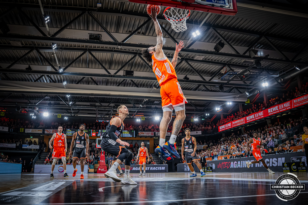 1. Basketball Bundesliga, easyCredit BBL, Saison 2025/2026, Herren, Hauptrunde, 20. Spieltag, 14.02.2026, RASTA Vechta - ratiopharm Ulm
Tevin Brown (#10 - RASTA Vechta) beim Korbleger
Schlüsselwörter: 1. Bundesliga;14.02.2026;20. Spieltag;BBL;Basketball;Hauptrunde;Liga;RASTA;RASTA Dome;Saison 2025/2026;Ulm;Vechta;easycredit;ratiopharm