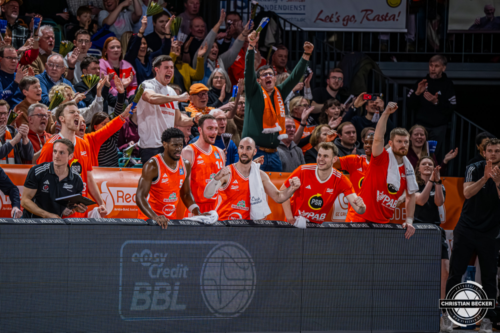1. Basketball Bundesliga, easyCredit BBL, Saison 2025/2026, Herren, Hauptrunde, 20. Spieltag, 14.02.2026, RASTA Vechta - ratiopharm Ulm
Das Team von RASTA Vechta w&auml;hrend der Partie
Schlüsselwörter: 1. Bundesliga;14.02.2026;20. Spieltag;BBL;Basketball;Hauptrunde;Liga;RASTA;RASTA Dome;Saison 2025/2026;Ulm;Vechta;easycredit;ratiopharm