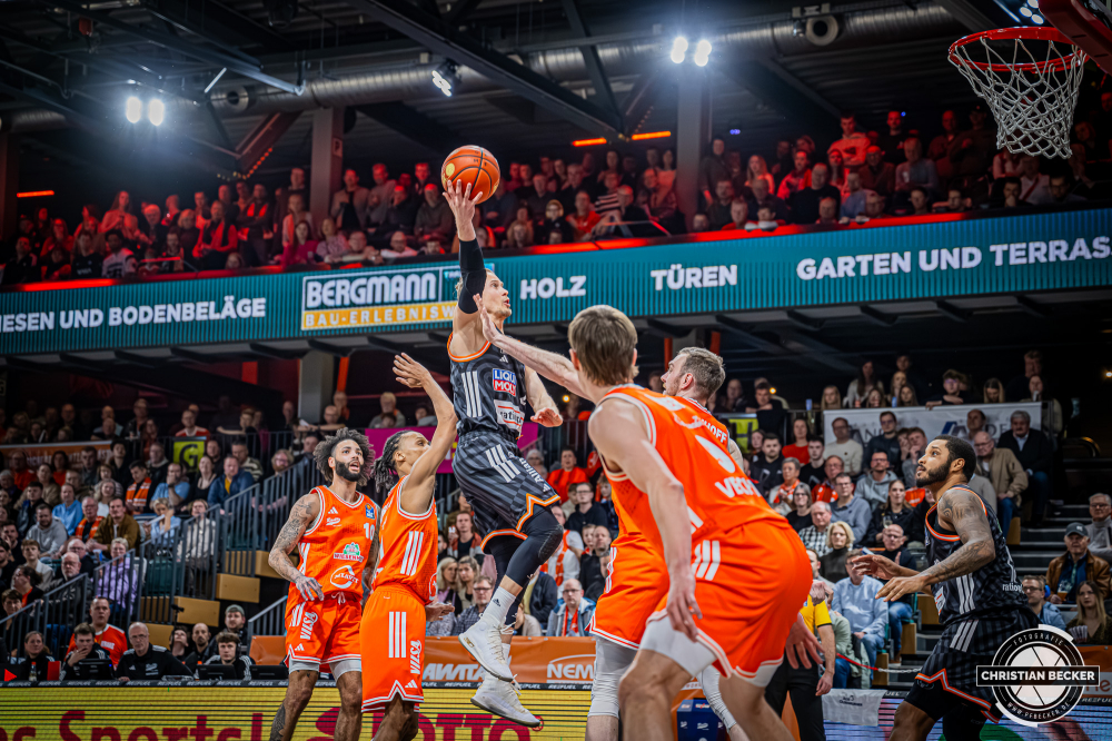 1. Basketball Bundesliga, easyCredit BBL, Saison 2025/2026, Herren, Hauptrunde, 20. Spieltag, 14.02.2026, RASTA Vechta - ratiopharm Ulm
Thomas Klepeisz (#22 - ratiopharm ulm) beim Korbleger
Schlüsselwörter: 1. Bundesliga;14.02.2026;20. Spieltag;BBL;Basketball;Hauptrunde;Liga;RASTA;RASTA Dome;Saison 2025/2026;Ulm;Vechta;easycredit;ratiopharm