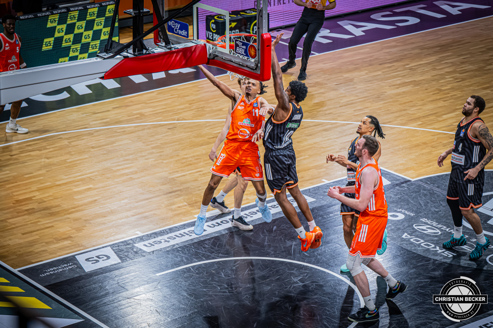 1. Basketball Bundesliga, easyCredit BBL, Saison 2025/2026, Herren, Hauptrunde, 20. Spieltag, 14.02.2026, RASTA Vechta - ratiopharm Ulm
Alonzo Verge (#11 - RASTA Vechta) beim Korbleger
Schlüsselwörter: 1. Bundesliga;14.02.2026;20. Spieltag;BBL;Basketball;Hauptrunde;Liga;RASTA;RASTA Dome;Saison 2025/2026;Ulm;Vechta;easycredit;ratiopharm