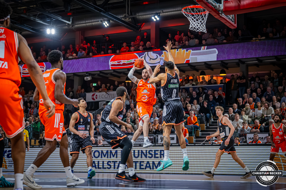 1. Basketball Bundesliga, easyCredit BBL, Saison 2025/2026, Herren, Hauptrunde, 20. Spieltag, 14.02.2026, RASTA Vechta - ratiopharm Ulm
Tommy Kuhse (#12 - RASTA Vechta) in Aktion
Schlüsselwörter: 1. Bundesliga;14.02.2026;20. Spieltag;BBL;Basketball;Hauptrunde;Liga;RASTA;RASTA Dome;Saison 2025/2026;Ulm;Vechta;easycredit;ratiopharm