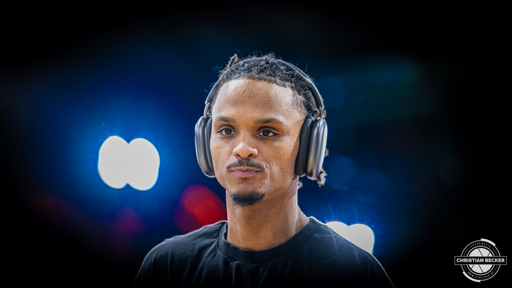 1. Basketball Bundesliga, easyCredit BBL, Saison 2025/2026, Herren, Hauptrunde, 22. Spieltag, 06.03.2026, RASTA Vechta - Science City Jena
Alonzo Verge (#11 - RASTA Vechta) vor der Partie
Schlüsselwörter: 06.03.2026;1. Bundesliga;22. Spieltag;BBL;Basketball;City;Hauptrunde;Jena;Liga;RASTA;RASTA Dome;Saison 2025/2026;Science;Vechta;easycredit