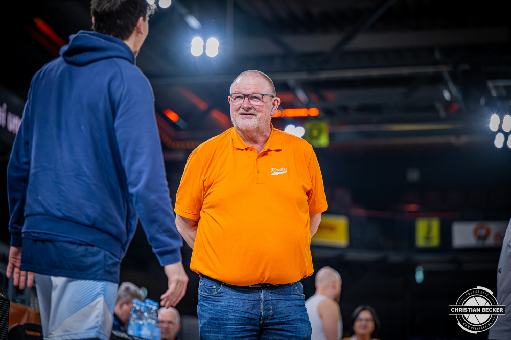 1. Basketball Bundesliga, easyCredit BBL, Saison 2025/2026, Herren, Hauptrunde, 22. Spieltag, 06.03.2026, RASTA Vechta - Science City Jena
Stefan Niemeyer (Gesch&auml;ftsf&uuml;hrender Gesellschafter - RASTA Vechta) vor der Partie
Schlüsselwörter: 06.03.2026;1. Bundesliga;22. Spieltag;BBL;Basketball;City;Hauptrunde;Jena;Liga;RASTA;RASTA Dome;Saison 2025/2026;Science;Vechta;easycredit