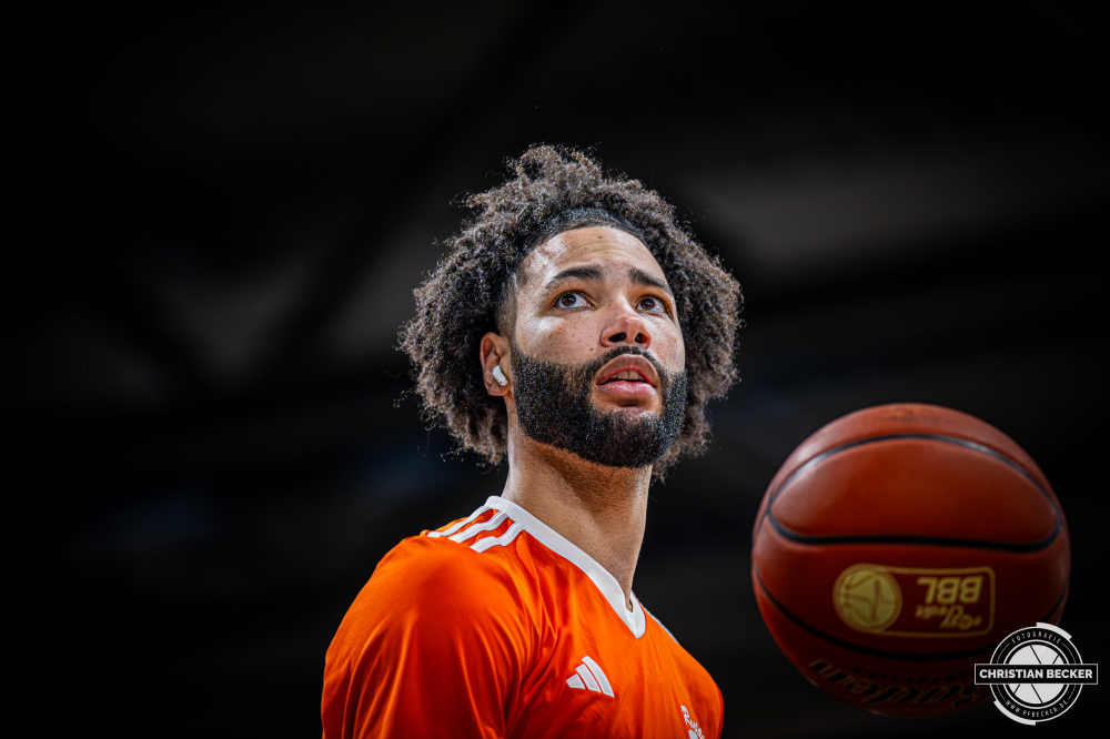 1. Basketball Bundesliga, easyCredit BBL, Saison 2025/2026, Herren, Hauptrunde, 22. Spieltag, 06.03.2026, RASTA Vechta - Science City Jena
Tevin Brown (#10 - RASTA Vechta) vor der Partie
Schlüsselwörter: 06.03.2026;1. Bundesliga;22. Spieltag;BBL;Basketball;City;Hauptrunde;Jena;Liga;RASTA;RASTA Dome;Saison 2025/2026;Science;Vechta;easycredit