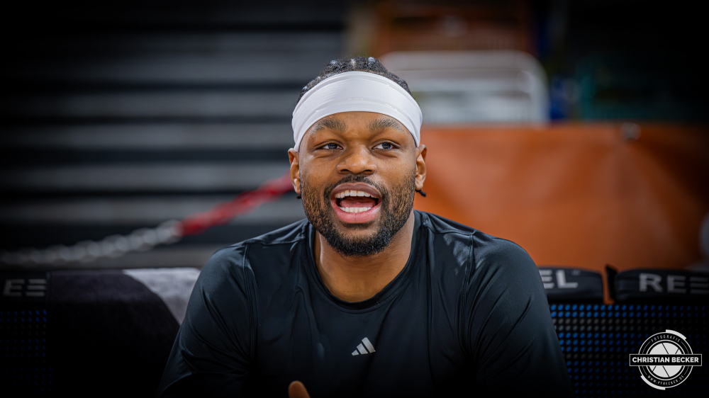 1. Basketball Bundesliga, easyCredit BBL, Saison 2025/2026, Herren, Hauptrunde, 22. Spieltag, 06.03.2026, RASTA Vechta - Science City Jena
Lloyd Pandi (#41 - RASTA Vechta) vor der Partie
Schlüsselwörter: 06.03.2026;1. Bundesliga;22. Spieltag;BBL;Basketball;City;Hauptrunde;Jena;Liga;RASTA;RASTA Dome;Saison 2025/2026;Science;Vechta;easycredit