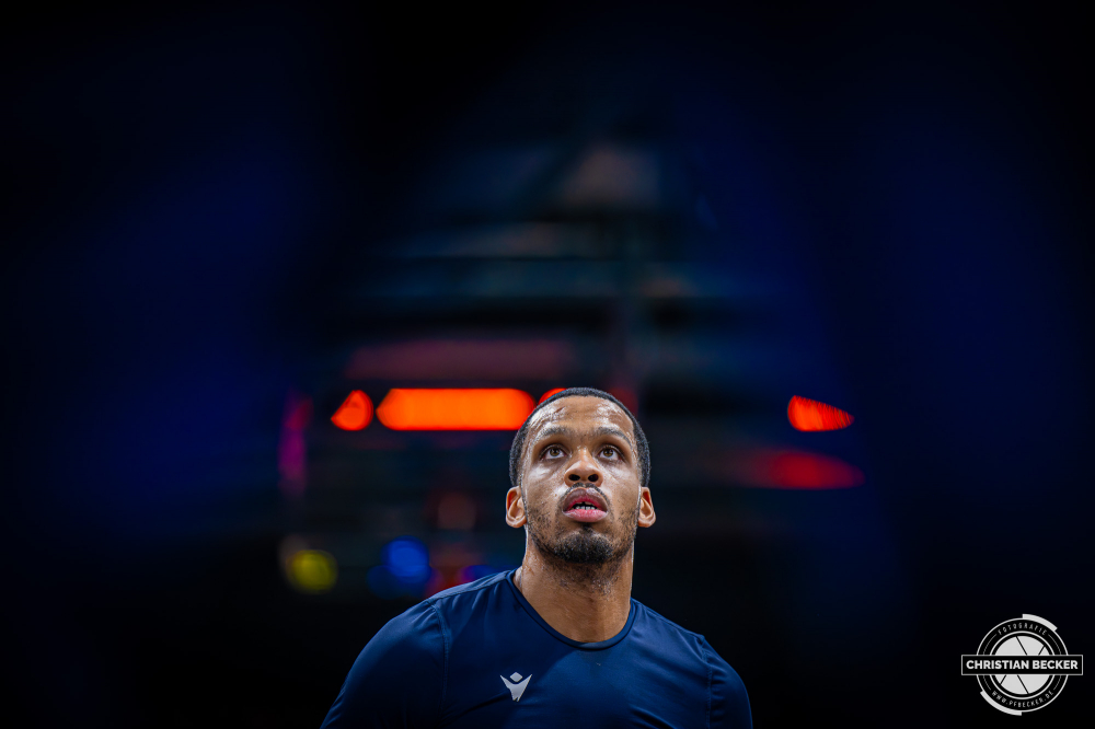 1. Basketball Bundesliga, easyCredit BBL, Saison 2025/2026, Herren, Hauptrunde, 22. Spieltag, 06.03.2026, RASTA Vechta - Science City Jena
William McNair Jr. (#03 - Science City Jena) vor der Partie
Schlüsselwörter: 06.03.2026;1. Bundesliga;22. Spieltag;BBL;Basketball;City;Hauptrunde;Jena;Liga;RASTA;RASTA Dome;Saison 2025/2026;Science;Vechta;easycredit