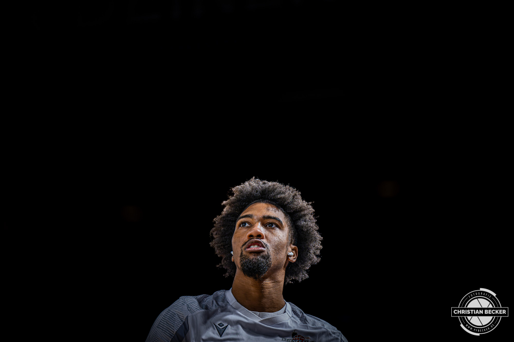 1. Basketball Bundesliga, easyCredit BBL, Saison 2025/2026, Herren, Hauptrunde, 22. Spieltag, 06.03.2026, RASTA Vechta - Science City Jena
Javon Franklin (#22 - Science City Jena) vor der Partie
Schlüsselwörter: 06.03.2026;1. Bundesliga;22. Spieltag;BBL;Basketball;City;Hauptrunde;Jena;Liga;RASTA;RASTA Dome;Saison 2025/2026;Science;Vechta;easycredit