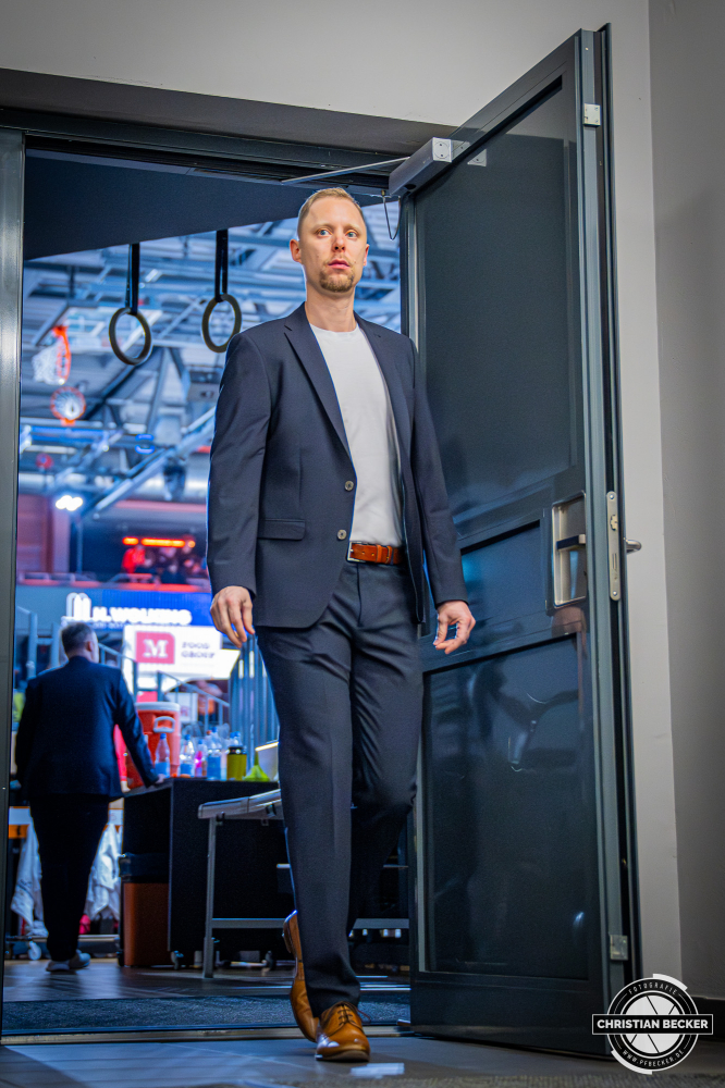 1. Basketball Bundesliga, easyCredit BBL, Saison 2025/2026, Herren, Hauptrunde, 22. Spieltag, 06.03.2026, RASTA Vechta - Science City Jena
Christian Held (Head-Coach - RASTA Vechta) vor der Partie
Schlüsselwörter: 06.03.2026;1. Bundesliga;22. Spieltag;BBL;Basketball;City;Hauptrunde;Jena;Liga;RASTA;RASTA Dome;Saison 2025/2026;Science;Vechta;easycredit