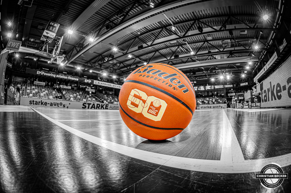 1. Basketball Bundesliga, easyCredit BBL, Saison 2025/2026, Herren, Hauptrunde, 22. Spieltag, 06.03.2026, RASTA Vechta - Science City Jena
Der Spielball der easyCredit Basketball Bundesliga
Schlüsselwörter: 06.03.2026;1. Bundesliga;22. Spieltag;BBL;Basketball;City;Hauptrunde;Jena;Liga;RASTA;RASTA Dome;Saison 2025/2026;Science;Vechta;easycredit