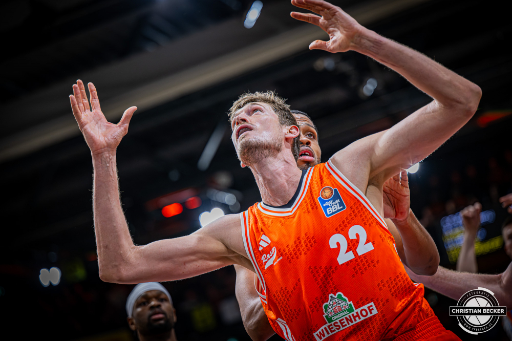 1. Basketball Bundesliga, easyCredit BBL, Saison 2025/2026, Herren, Hauptrunde, 22. Spieltag, 06.03.2026, RASTA Vechta - Science City Jena
Tibor Plei&szlig; (#22 - RASTA Vechta) in Aktion
Schlüsselwörter: 06.03.2026;1. Bundesliga;22. Spieltag;BBL;Basketball;City;Hauptrunde;Jena;Liga;RASTA;RASTA Dome;Saison 2025/2026;Science;Vechta;easycredit