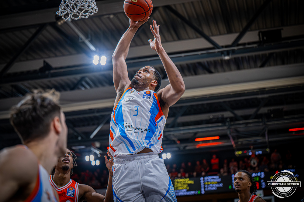 1. Basketball Bundesliga, easyCredit BBL, Saison 2025/2026, Herren, Hauptrunde, 22. Spieltag, 06.03.2026, RASTA Vechta - Science City Jena
William McNair Jr. (#03 - Science City Jena) beim Dunk
Schlüsselwörter: 06.03.2026;1. Bundesliga;22. Spieltag;BBL;Basketball;City;Hauptrunde;Jena;Liga;RASTA;RASTA Dome;Saison 2025/2026;Science;Vechta;easycredit