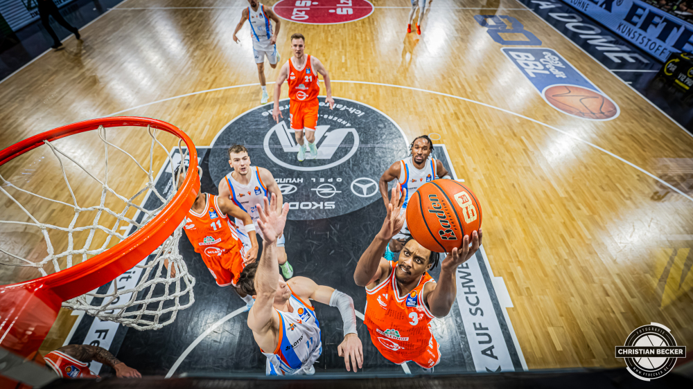 1. Basketball Bundesliga, easyCredit BBL, Saison 2025/2026, Herren, Hauptrunde, 22. Spieltag, 06.03.2026, RASTA Vechta - Science City Jena
Malik Parsons (#3 - RASTA Vechta) beim Korbleger
Schlüsselwörter: 06.03.2026;1. Bundesliga;22. Spieltag;BBL;Basketball;City;Hauptrunde;Jena;Liga;RASTA;RASTA Dome;Saison 2025/2026;Science;Vechta;easycredit