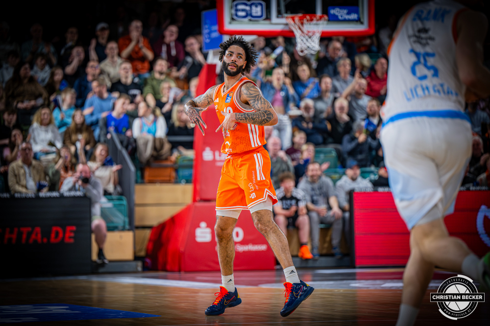 1. Basketball Bundesliga, easyCredit BBL, Saison 2025/2026, Herren, Hauptrunde, 22. Spieltag, 06.03.2026, RASTA Vechta - Science City Jena
Tevin Brown (#10 - RASTA Vechta) zeigt Emotionen w&auml;hrend der Partie
Schlüsselwörter: 06.03.2026;1. Bundesliga;22. Spieltag;BBL;Basketball;City;Hauptrunde;Jena;Liga;RASTA;RASTA Dome;Saison 2025/2026;Science;Vechta;easycredit