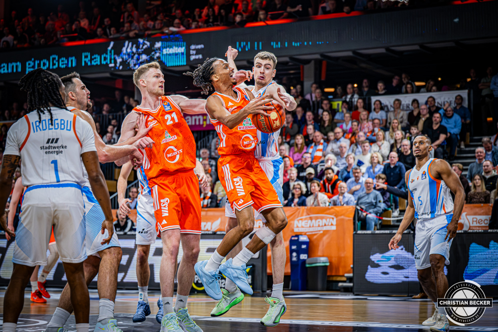 1. Basketball Bundesliga, easyCredit BBL, Saison 2025/2026, Herren, Hauptrunde, 22. Spieltag, 06.03.2026, RASTA Vechta - Science City Jena
Alonzo Verge (#11 - RASTA Vechta) in Aktion
Schlüsselwörter: 06.03.2026;1. Bundesliga;22. Spieltag;BBL;Basketball;City;Hauptrunde;Jena;Liga;RASTA;RASTA Dome;Saison 2025/2026;Science;Vechta;easycredit