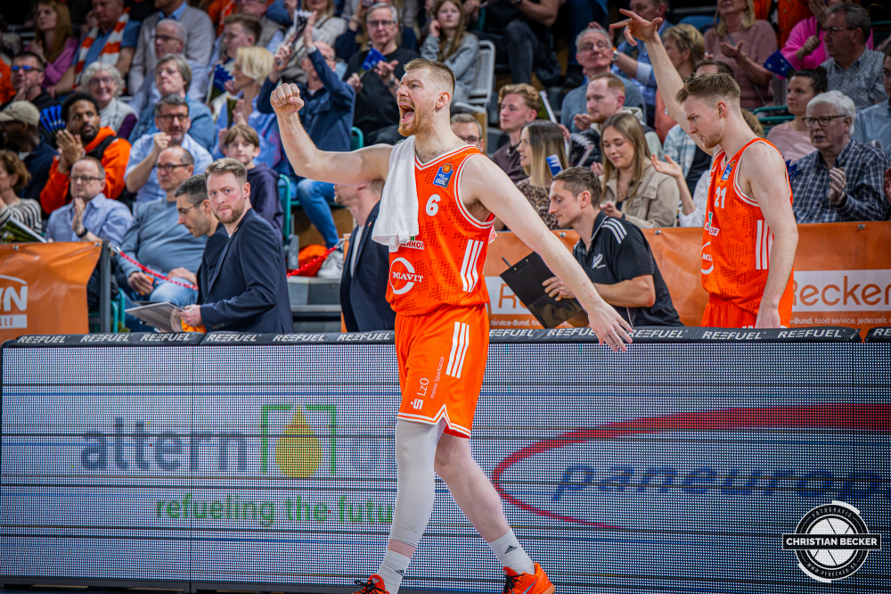 1. Basketball Bundesliga, easyCredit BBL, Saison 2025/2026, Herren, Hauptrunde, 22. Spieltag, 06.03.2026, RASTA Vechta - Science City Jena
Luc van Slooten (#6 - RASTA Vechta) zeigt Emotionen w&auml;hrend der Partie
Schlüsselwörter: 06.03.2026;1. Bundesliga;22. Spieltag;BBL;Basketball;City;Hauptrunde;Jena;Liga;RASTA;RASTA Dome;Saison 2025/2026;Science;Vechta;easycredit