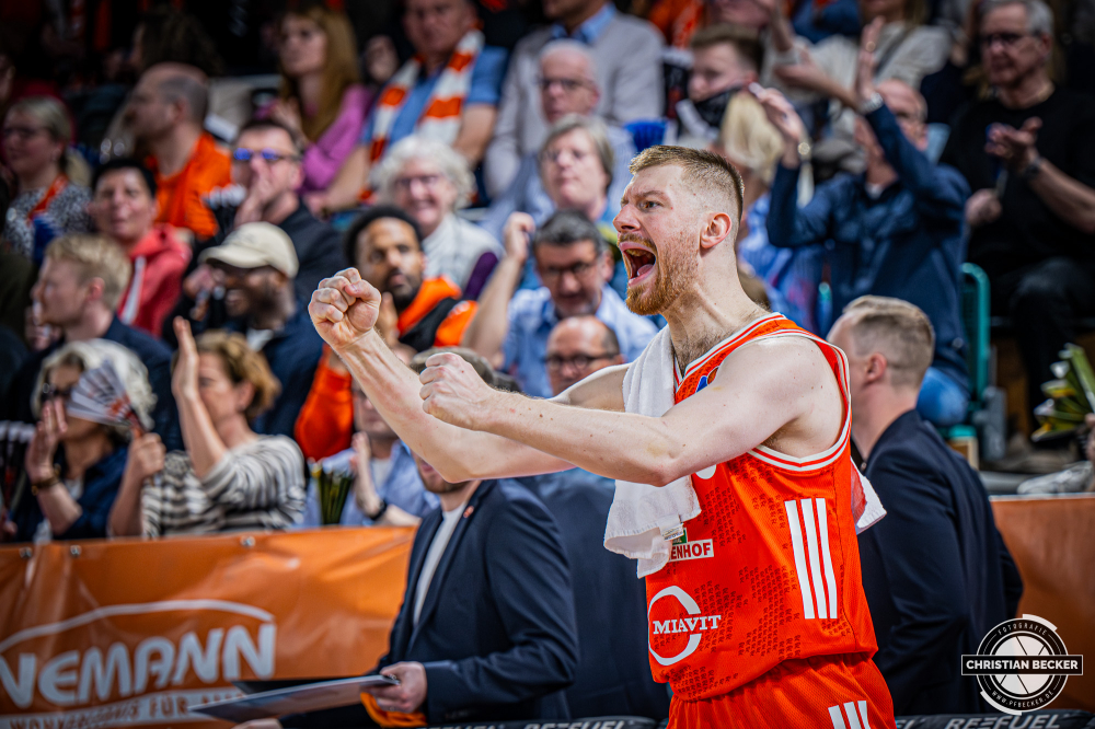 1. Basketball Bundesliga, easyCredit BBL, Saison 2025/2026, Herren, Hauptrunde, 22. Spieltag, 06.03.2026, RASTA Vechta - Science City Jena
Luc van Slooten (#6 - RASTA Vechta) zeigt Emotionen w&auml;hrend der Partie
Schlüsselwörter: 06.03.2026;1. Bundesliga;22. Spieltag;BBL;Basketball;City;Hauptrunde;Jena;Liga;RASTA;RASTA Dome;Saison 2025/2026;Science;Vechta;easycredit