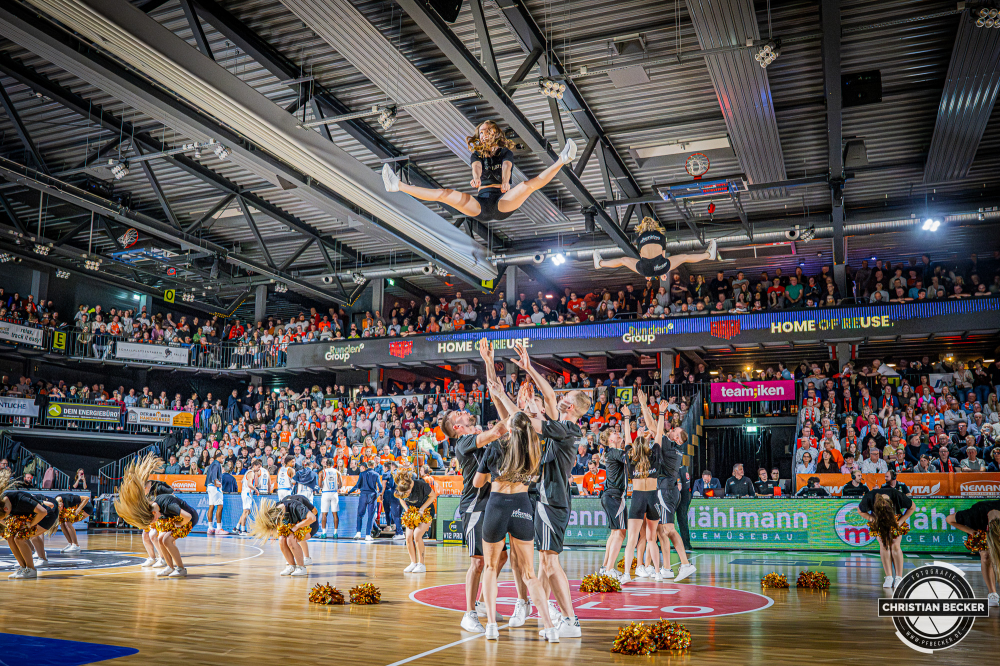 1. Basketball Bundesliga, easyCredit BBL, Saison 2025/2026, Herren, Hauptrunde, 22. Spieltag, 06.03.2026, RASTA Vechta - Science City Jena
Marleys (Cheerleader - RASTA Vechta) w&auml;hrend der Partie
Schlüsselwörter: 06.03.2026;1. Bundesliga;22. Spieltag;BBL;Basketball;City;Hauptrunde;Jena;Liga;RASTA;RASTA Dome;Saison 2025/2026;Science;Vechta;easycredit