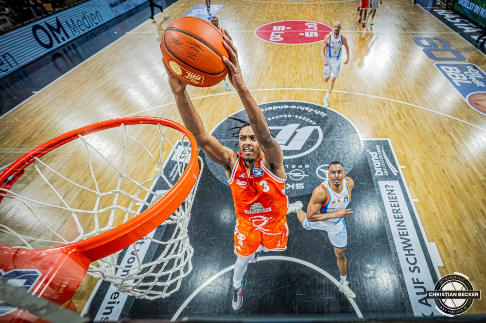 1. Basketball Bundesliga, easyCredit BBL, Saison 2025/2026, Herren, Hauptrunde, 22. Spieltag, 06.03.2026, RASTA Vechta - Science City Jena
Malik Parsons (#3 - RASTA Vechta) beim Dunk
Schlüsselwörter: 06.03.2026;1. Bundesliga;22. Spieltag;BBL;Basketball;City;Hauptrunde;Jena;Liga;RASTA;RASTA Dome;Saison 2025/2026;Science;Vechta;easycredit