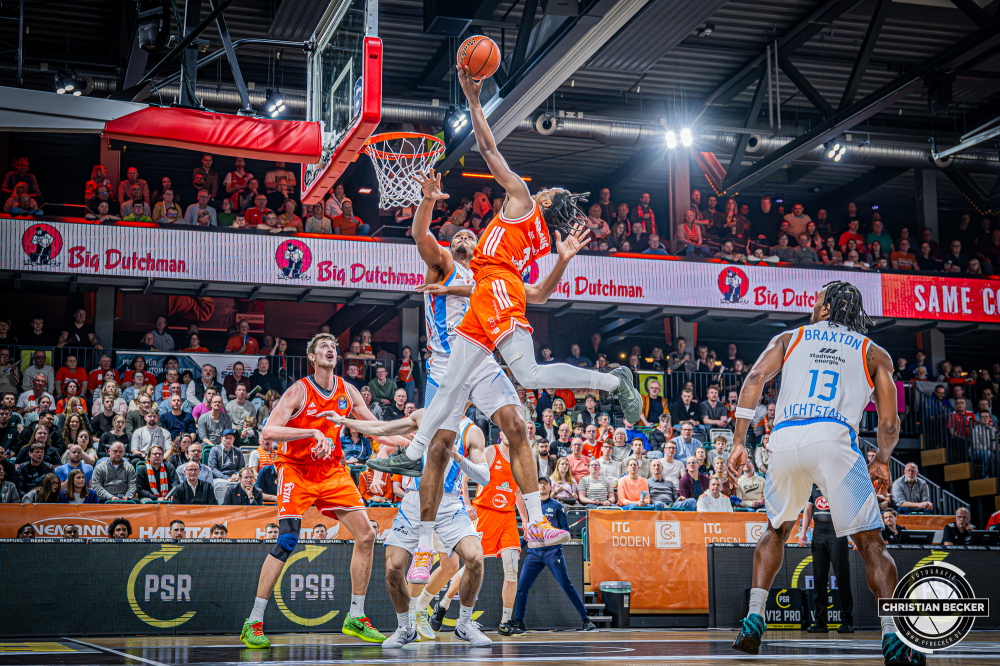 1. Basketball Bundesliga, easyCredit BBL, Saison 2025/2026, Herren, Hauptrunde, 22. Spieltag, 06.03.2026, RASTA Vechta - Science City Jena
Malik Parsons (#3 - RASTA Vechta) in Aktion
Schlüsselwörter: 06.03.2026;1. Bundesliga;22. Spieltag;BBL;Basketball;City;Hauptrunde;Jena;Liga;RASTA;RASTA Dome;Saison 2025/2026;Science;Vechta;easycredit